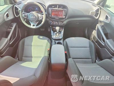 Zdjęcie 8 z 12 samochodu: 2022 KIA SOUL LX VIN:KNDJ23AU7N7183641 - miniatura