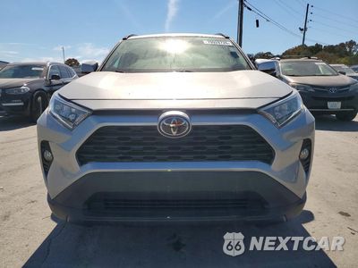 Piąte zdjęcie samochodu w środku: 2019 TOYOTA RAV4 XLE PREMIUM VIN:2T3C1RFV8KC011880 - miniatura