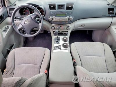 Zdjęcie 8 z 13 samochodu: 2012 TOYOTA HIGHLANDER BASE VIN:5TDBK3EH0CS148878 - miniatura