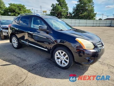 Czwarte zdjęcie samochodu z boku: 2012 NISSAN ROGUE S VIN:JN8AS5MVXCW409162 - miniatura