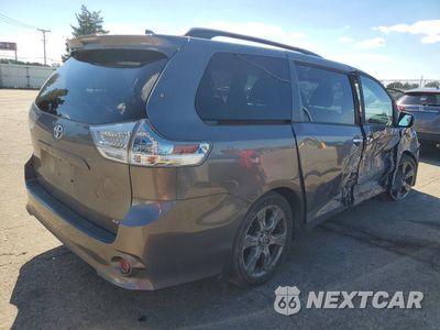 Trzecie zdjęcie samochodu z tyłu: 2018 TOYOTA SIENNA SE 8-PASSENGER VIN:5TDXZ3DC8JS949742 - miniatura