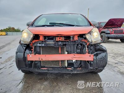 Piąte zdjęcie samochodu w środku: 2012 SCION IQ BASE VIN:JTNJJXB01CJ021229 - miniatura