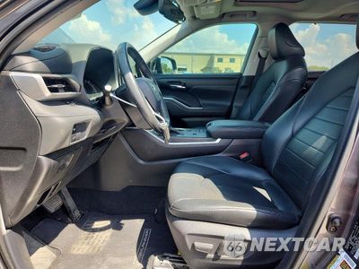 Zdjęcie 7 z 14 samochodu: 2021 TOYOTA HIGHLANDER XLE VIN:5TDGZRAH3MS518295 - miniatura