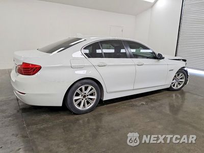 Trzecie zdjęcie samochodu z tyłu: 2016 BMW 528 I VIN:WBA5A5C58GG350871 - miniatura