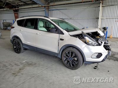 Czwarte zdjęcie samochodu z boku: 2018 FORD ESCAPE SEL VIN:1FMCU0HD8JUC36099 - miniatura