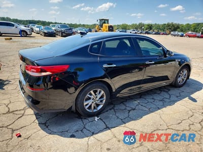 Trzecie zdjęcie samochodu z tyłu: 2020 KIA OPTIMA LX VIN:5XXGT4L33LG445483 - miniatura