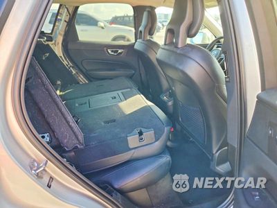 Zdjęcie 11 z 14 samochodu: 2018 VOLVO XC60 T5 VIN:LYV102RK4JB109862 - miniatura