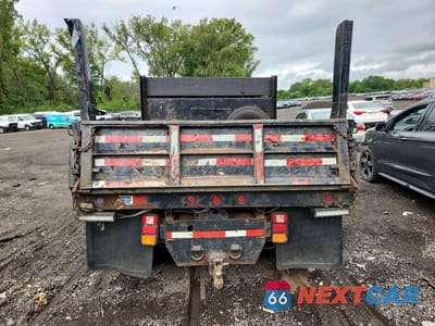 Zdjęcie 6 z 12 samochodu: 2004 GMC SIERRA DUMP TRUCK VIN:1GDJK34UX4E222255 - miniatura