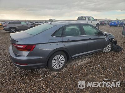 Trzecie zdjęcie samochodu z tyłu: 2019 VOLKSWAGEN JETTA S VIN:3VWC57BU6KM219548 - miniatura
