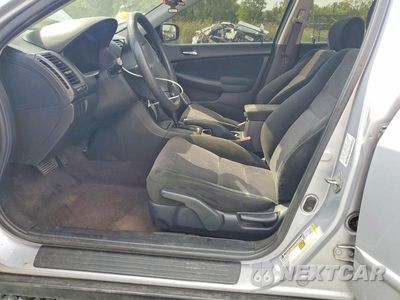 Zdjęcie 7 z 12 samochodu: 2005 HONDA ACCORD LX VIN:1HGCM56465A165935 - miniatura