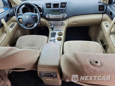 Zdjęcie 8 z 13 samochodu: 2011 TOYOTA HIGHLANDER BASE VIN:5TDZK3EH6BS049723 - miniatura