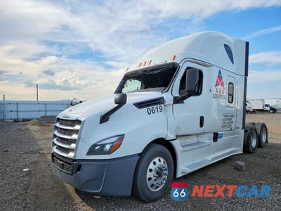 2020 FREIGHTLINER CASCADIA 1 - SEMI TRUCK 3AKJHHDR0LSLS3405 - główne zdjęcie licytacji z USA - miniatura