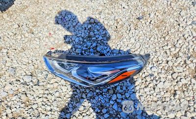 Zdjęcie 12 z 13 samochodu: 2018 HYUNDAI SONATA LIMITED VIN:5NPE34AF6JH647837 - miniatura