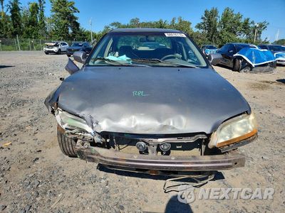 Piąte zdjęcie samochodu w środku: 1999 HONDA ACCORD LX VIN:1HGCG5549XA047082 - miniatura