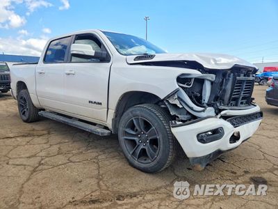 Czwarte zdjęcie samochodu z boku: 2020 RAM 1500 BIG HORN/LONE STAR VIN:1C6SRFFT8LN179809 - miniatura