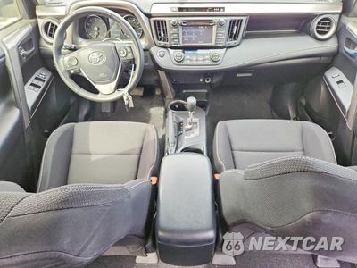 Zdjęcie 8 z 12 samochodu: 2018 TOYOTA RAV4 XLE VIN:JTMRFREV6JJ720297 - miniatura