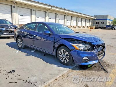 Czwarte zdjęcie samochodu z boku: 2020 NISSAN ALTIMA S VIN:1N4BL4BV4LC156924 - miniatura