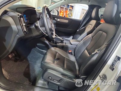 Zdjęcie 7 z 14 samochodu: 2025 VOLVO XC40 CORE VIN:YV4L12UJXS2569399 - miniatura