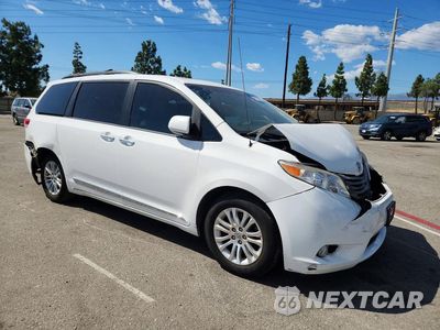 Czwarte zdjęcie samochodu z boku: 2013 TOYOTA SIENNA XLE 8-PASSENGER VIN:5TDYK3DC9DS401861 - miniatura