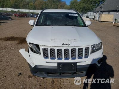 Piąte zdjęcie samochodu w środku: 2015 JEEP COMPASS LATITUDE VIN:1C4NJDEBXFD259441 - miniatura