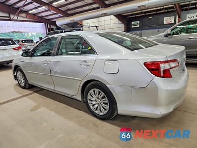 Drugie zdjęcie samochodu z przodu: 2013 TOYOTA CAMRY HYBRID LE VIN:4T1BD1FK5DU090266 - miniatura