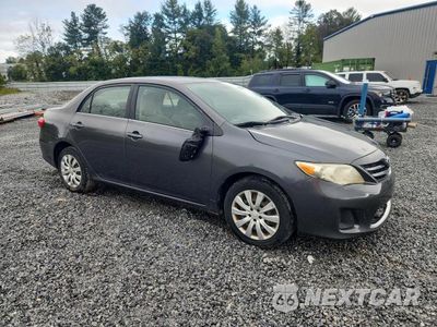 Czwarte zdjęcie samochodu z boku: 2013 TOYOTA COROLLA LE VIN:JTDBU4EE4DJ119940 - miniatura