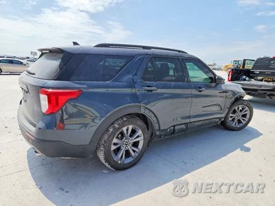 Trzecie zdjęcie samochodu z tyłu: 2022 FORD EXPLORER XLT VIN:1FMSK7DH7NGA70021 - miniatura