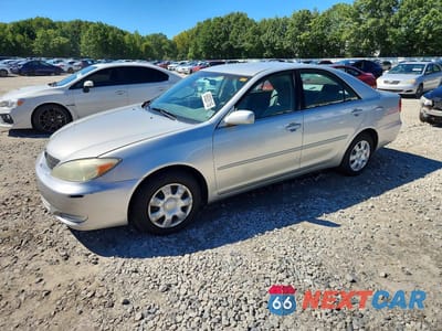 2004 TOYOTA CAMRY LE 4T1BE32K24U799199 - główne zdjęcie licytacji z USA - miniatura