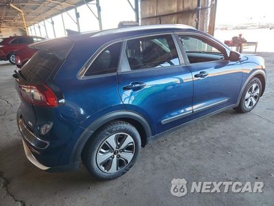 Trzecie zdjęcie samochodu z tyłu: 2018 KIA NIRO LX VIN:KNDCB3LC9J5170683 - miniatura