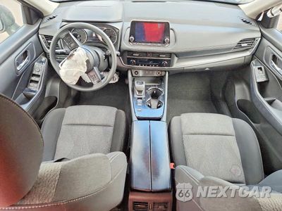 Zdjęcie 8 z 14 samochodu: 2024 NISSAN ROGUE SV VIN:5N1BT3BA7RC675214 - miniatura