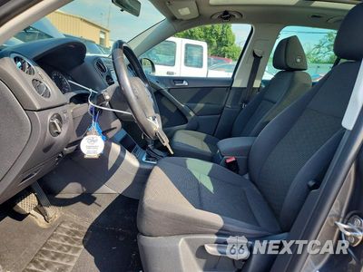 Zdjęcie 7 z 13 samochodu: 2013 VOLKSWAGEN TIGUAN S VIN:WVGAV3AX2DW624108 - miniatura