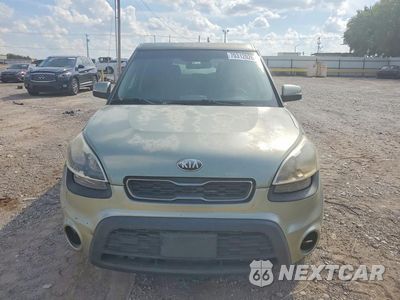 Piąte zdjęcie samochodu w środku: 2013 KIA SOUL + VIN:KNDJT2A6XD7591638 - miniatura