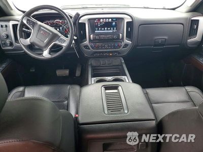 Zdjęcie 8 z 12 samochodu: 2017 GMC SIERRA K2500 SLT VIN:1GT12TEG4HF105347 - miniatura