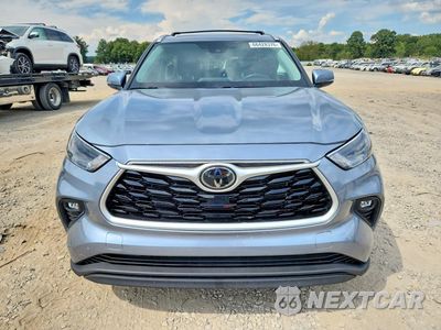 Piąte zdjęcie samochodu w środku: 2022 TOYOTA HIGHLANDER XLE VIN:5TDGZRAH0NS136193 - miniatura