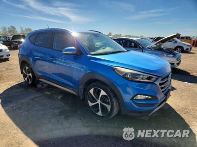 Czwarte zdjęcie samochodu z boku: 2017 HYUNDAI TUCSON SPORT VIN:KM8J33A22HU281246 - miniatura