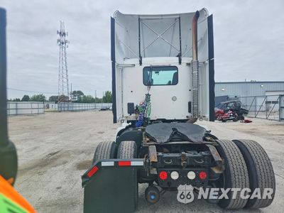 Zdjęcie 6 z 13 samochodu: 2015 KENWORTH T680 SEMI TRUCK VIN:1XKYA48X4FJ462416 - miniatura
