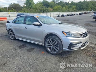 Czwarte zdjęcie samochodu z boku: 2018 VOLKSWAGEN PASSAT S VIN:1VWAA7A34JC000776 - miniatura