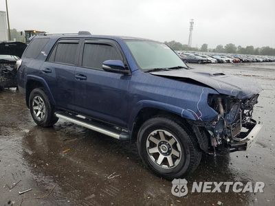 Czwarte zdjęcie samochodu z boku: 2018 TOYOTA 4RUNNER TRD OFF-ROAD PREMIUM VIN:JTEBU5JR1J5496742 - miniatura