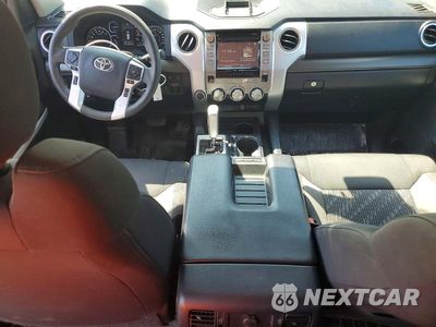 Zdjęcie 8 z 12 samochodu: 2018 TOYOTA TUNDRA CREWMAX SR5 VIN:5TFDW5F10JX725281 - miniatura