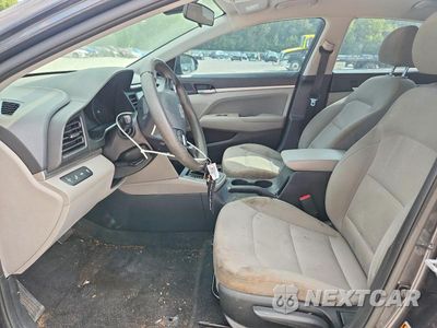 Zdjęcie 7 z 12 samochodu: 2020 HYUNDAI ELANTRA SEL VIN:5NPD84LF5LH612638 - miniatura