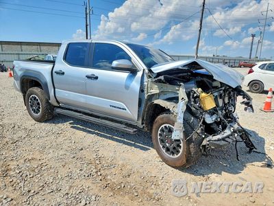 Czwarte zdjęcie samochodu z boku: 2024 TOYOTA TACOMA TRD OFF-ROAD VIN:3TMLB5JN2RM083147 - miniatura