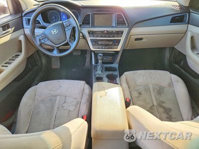 Zdjęcie 8 z 13 samochodu: 2016 HYUNDAI SONATA SE VIN:5NPE24AF0GH369674 - miniatura