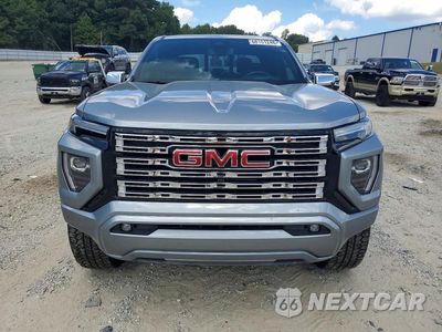 Piąte zdjęcie samochodu w środku: 2025 GMC CANYON DENALI VIN:1GTP2FEK2S1145592 - miniatura