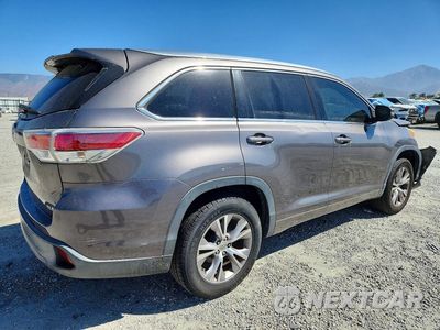 Trzecie zdjęcie samochodu z tyłu: 2015 TOYOTA HIGHLANDER XLE VIN:5TDKKRFHXFS091580 - miniatura
