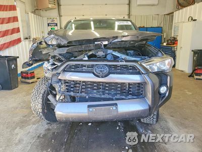 Piąte zdjęcie samochodu w środku: 2017 TOYOTA 4RUNNER SR5 VIN:JTEBU5JR4H5477497 - miniatura