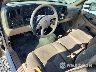 Zdjęcie 8 z 13 samochodu: 2005 CHEVROLET SILVERADO C2500 HEAVY DUTY VIN:1GBHC24UX5E156063 - miniatura