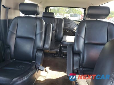 Zdjęcie 10 z 13 samochodu: 2010 CHEVROLET SUBURBAN K1500 LTZ VIN:1GNUKKE36AR255329 - miniatura