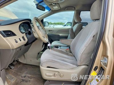 Zdjęcie 7 z 13 samochodu: 2011 TOYOTA SIENNA LE VIN:5TDKK3DC5BS141302 - miniatura