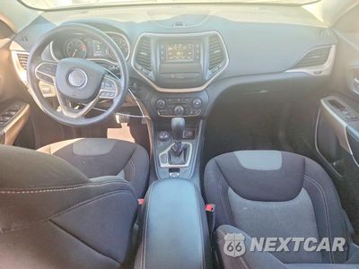 Zdjęcie 8 z 13 samochodu: 2018 JEEP CHEROKEE LATITUDE VIN:1C4PJMCB1JD540869 - miniatura