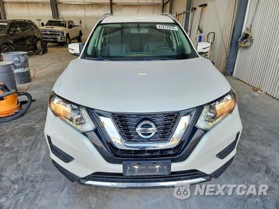 Piąte zdjęcie samochodu w środku: 2017 NISSAN ROGUE SV VIN:JN8AT2MV8HW261502 - miniatura